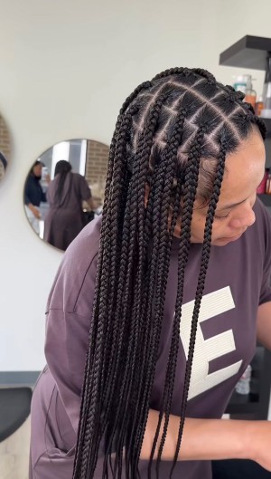MEDIUM REGULAR KNOTLESS BRAIDS